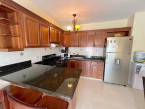 TROPICAL VIBES - VILLAS and SUITES - playa LOS CORALES