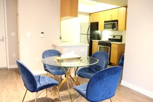 Santa Monica Place with Free Parking