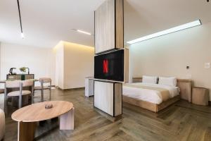 Luxury AL-Rehab Studio By Travel Lock