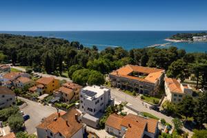 Stay in the very heart of Poreč - 50m to the beach