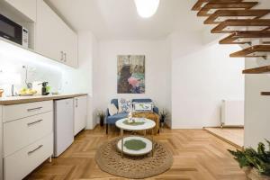 Cozy 1BR near Opera & Gozsdu with Terrace