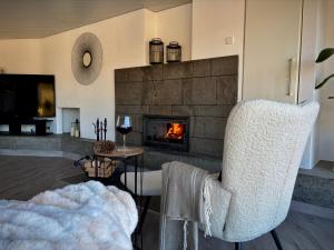 Panorama-Suite mit Kamin & Balkon, Ruhe, Weitblick & Natur im Schwarzwald