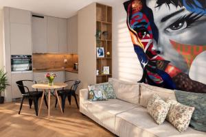 SOHO Apartmán v centre, smart & self check-in 24h, private garage EV