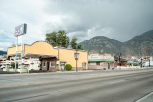 Provo Inn & Suites