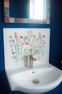 Valea Sânzienelor, Casa din deal