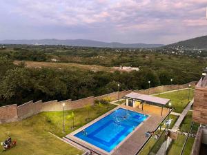 Beautiful apartment with a pool and amenities