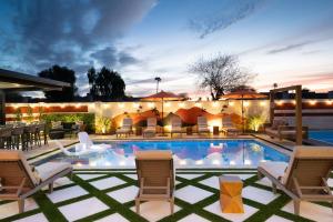 7BR Lux Pool & Pickleball Oasis wSpeakeasy
