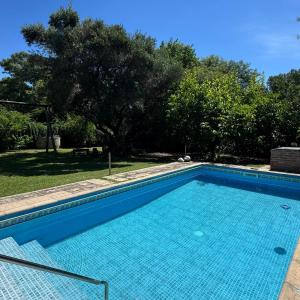 Casa completa con piscina a 600 metros de plaza de Villa de las Rosas
