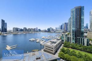 Melbourne Private Apartments - Absolute Waterfront, Harbour and Stadium Views