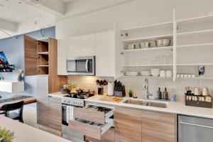 Sleeps 6 I Downtown I Walk to Conv Ctr I 24hr Gym