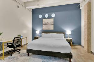 Sleeps 6 I Downtown I Walk to Conv Ctr I 24hr Gym