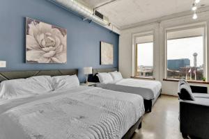 Sleeps 6 I Downtown I Walk to Conv Ctr I 24hr Gym
