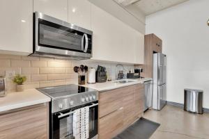 Sleeps 6 I Downtown I Walk to Conv Ctr I 24hr Gym