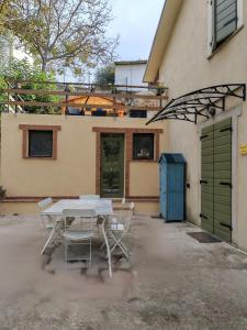 Casa sul fiume con giardino e terrazza