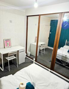 Stylish Guest House in heart of Dartford Central