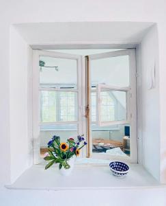 Historical Holiday Home With Sea View
