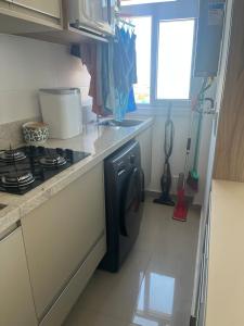 Apto 2 dorm, suite, piscina, perto da praia