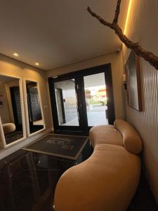 Apto 2 dorm, suite, piscina, perto da praia