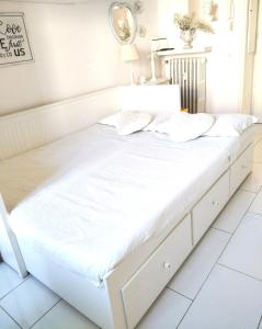 Serendipity house-porta romana-Olympic village-sda