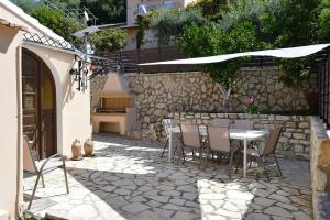 Corfu Hideaway with Sunset Balcony & Adriatic View