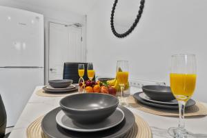 Kingston 5 Bed 2 Bath Contractors Close to Station