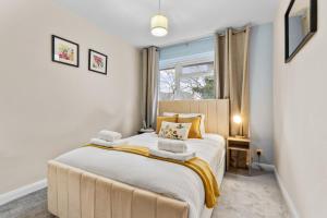 Kingston 5 Bed 2 Bath Contractors Close to Station