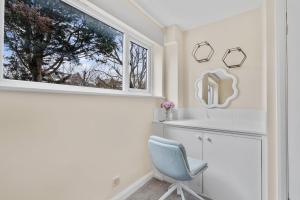 Kingston 5 Bed 2 Bath Contractors Close to Station