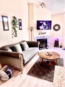 H-Town vibe 2Bd loft Next to it all!