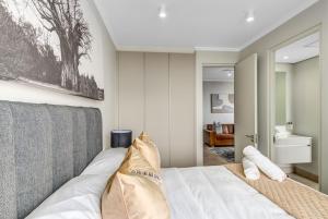 RestHaus Suite, Ellipse Waterfall