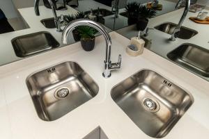 RestHaus Suite, Ellipse Waterfall