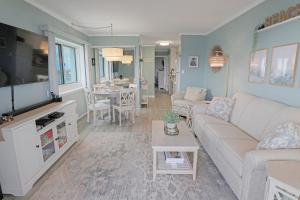 The One with Unreal Beach Views - Couples Getaway - Worcester House 401