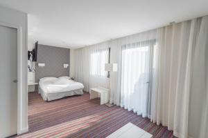 Hotels Logis Domaine du Moulin Cavier : photos des chambres