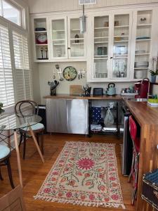 Romantic Studio Apt in Historic Downtown Savannah