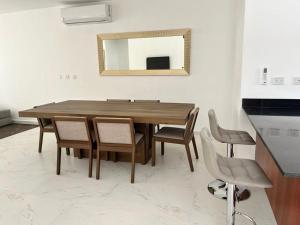 Casa Moderna con Alberca en Residencial Privado Cancún