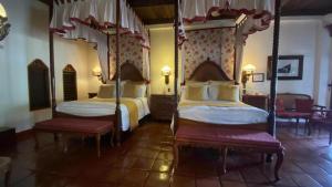 Hotel Tropicana Castle Sabang Mindoro