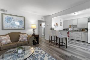 Modern Garden 1BR | Laundry + Pets OK | Quiet