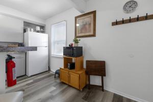 Modern Garden 1BR | Laundry + Pets OK | Quiet