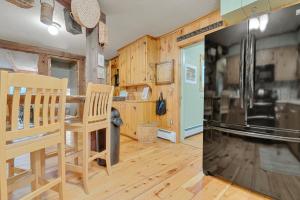 Family Friendly Kennebunk Pond Lakefront Retreat
