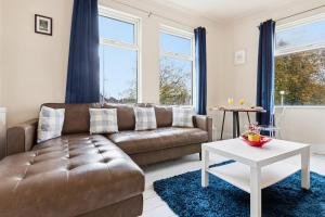 Chorlton Central l Long Stays lGroups Relocatorsl