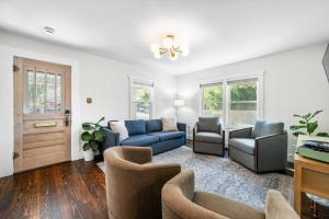 Private Luxury + Sauna Incredible Walking Location
