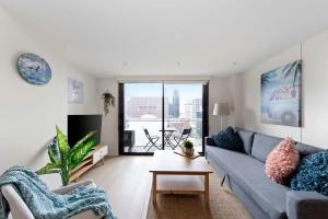 Chic & Cozy 2BR Apartment Close to Vic Market