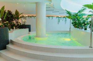 Hanza Tower SUNNY 20 Pool & Jacuzzi & Sauna & SPA