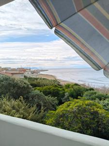 Apartment with sea view, beach and downtown nearby!