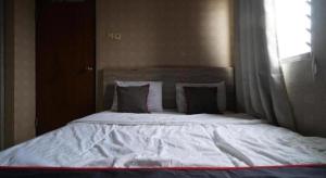 OYO 93365 Apartement Gateway By Sarana Cipta Mahakarya Ii