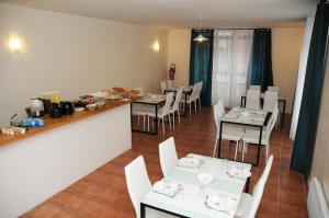 Hotels Kyriad Direct Morez : photos des chambres