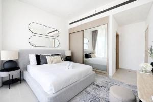 Premium 1BR W Private Pool Binghatti Royale
