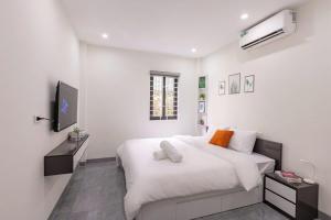 Hera Palace Home & Apartment