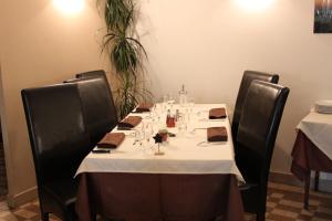 Hotels Logis Hotel Restaurant de la Dore : photos des chambres