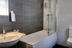 Standard Twin Room room in Birmingham North Moor Hall Hotel BW Premier Collection