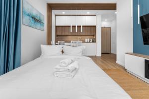 Zabłocie Harmony Apartment by BookingHost